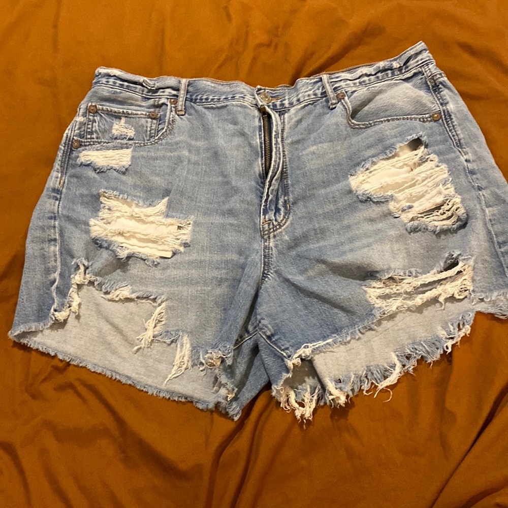 American eagle 90s boyfriend shorts
